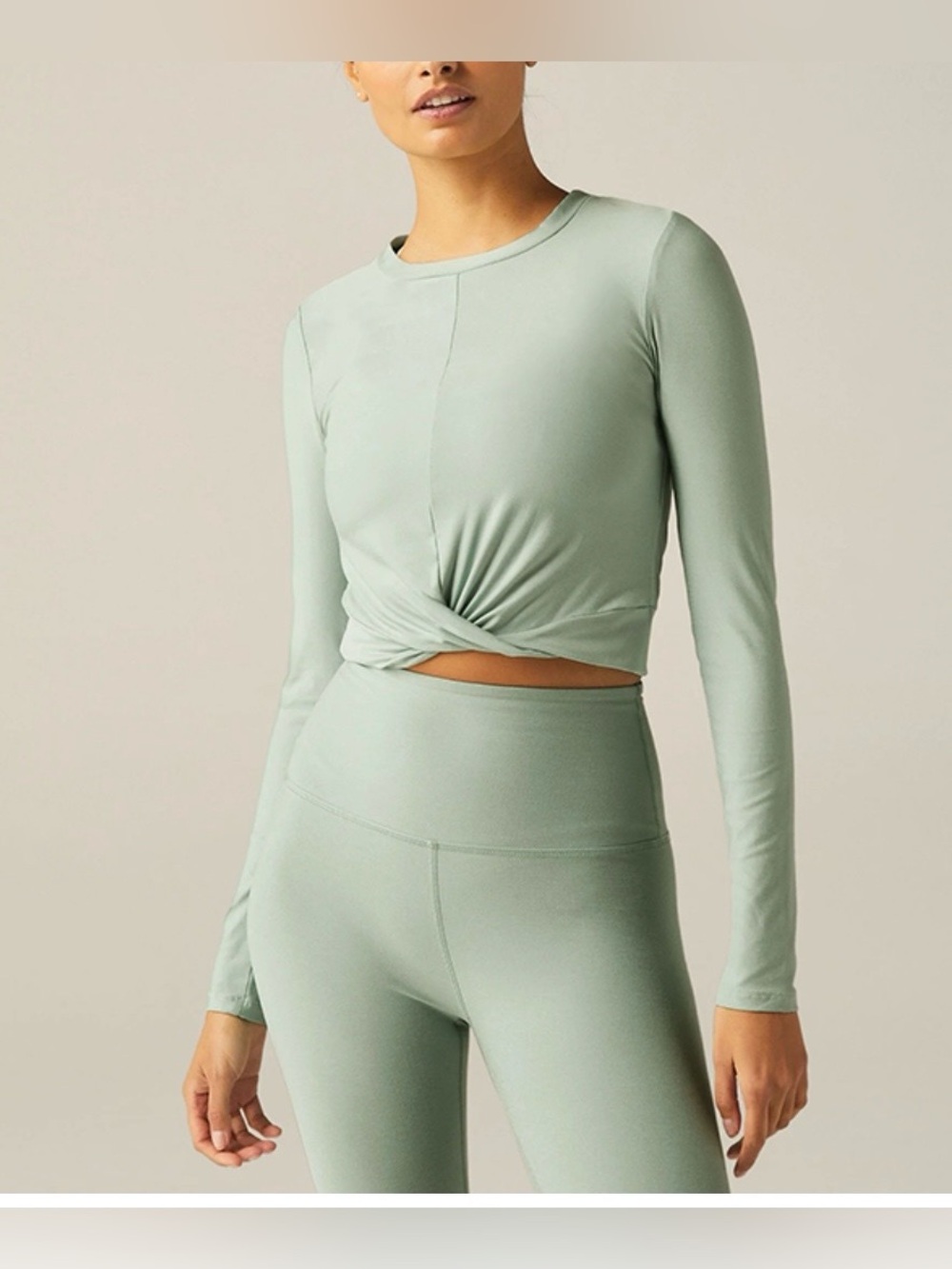 Beyond Yoga Featherweight Center Stage Crop Long Sleeve minty slate Heather XS
